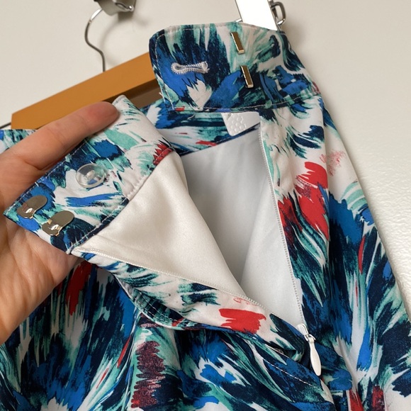 NWT Izod Golf Skort Women SZ 12 Blue Red White Abstract Geo Sporty Stretch Skirt - Picture 6 of 14